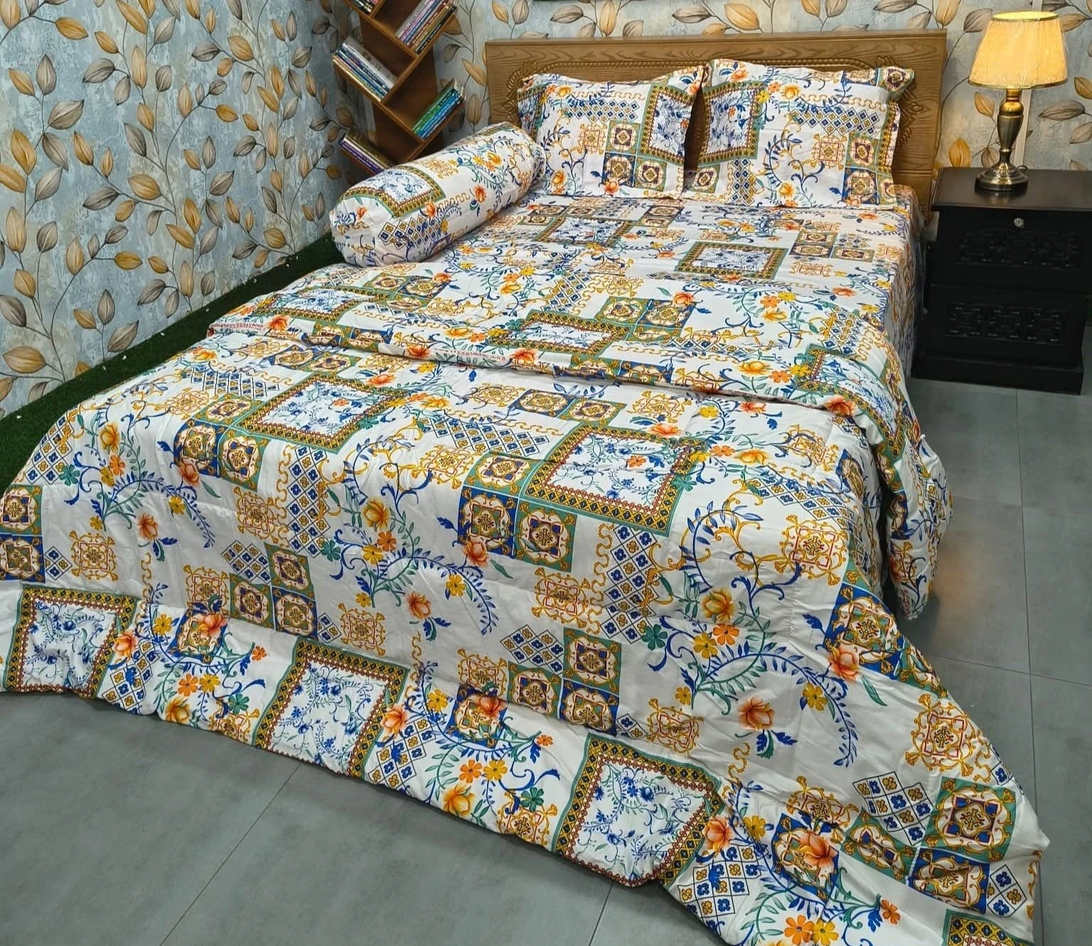 White Royal Box 5 Pcs Premium Comforter Set - King Size Bedsheet With Comforter